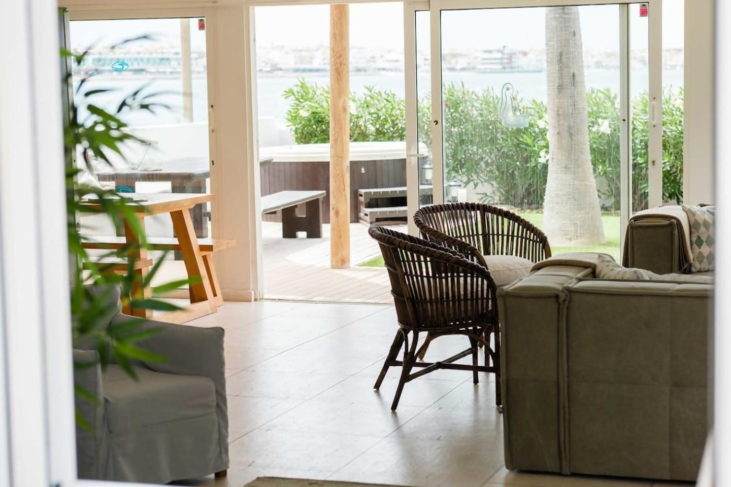 Villa Maluhia Frente Al Mar Y Jacuzzi Corralejo Eksteriør billede